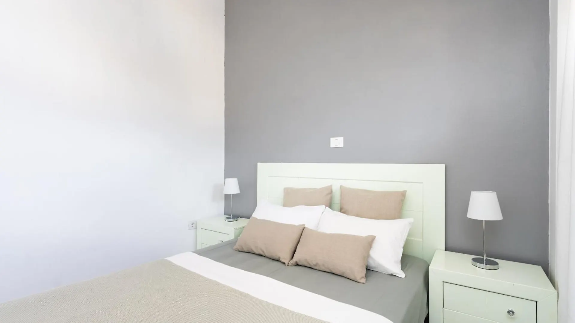 Bright & Elegant Duplex With Terrace And Pool, Just Steps From Puerto Colon Apartment Costa Adeje