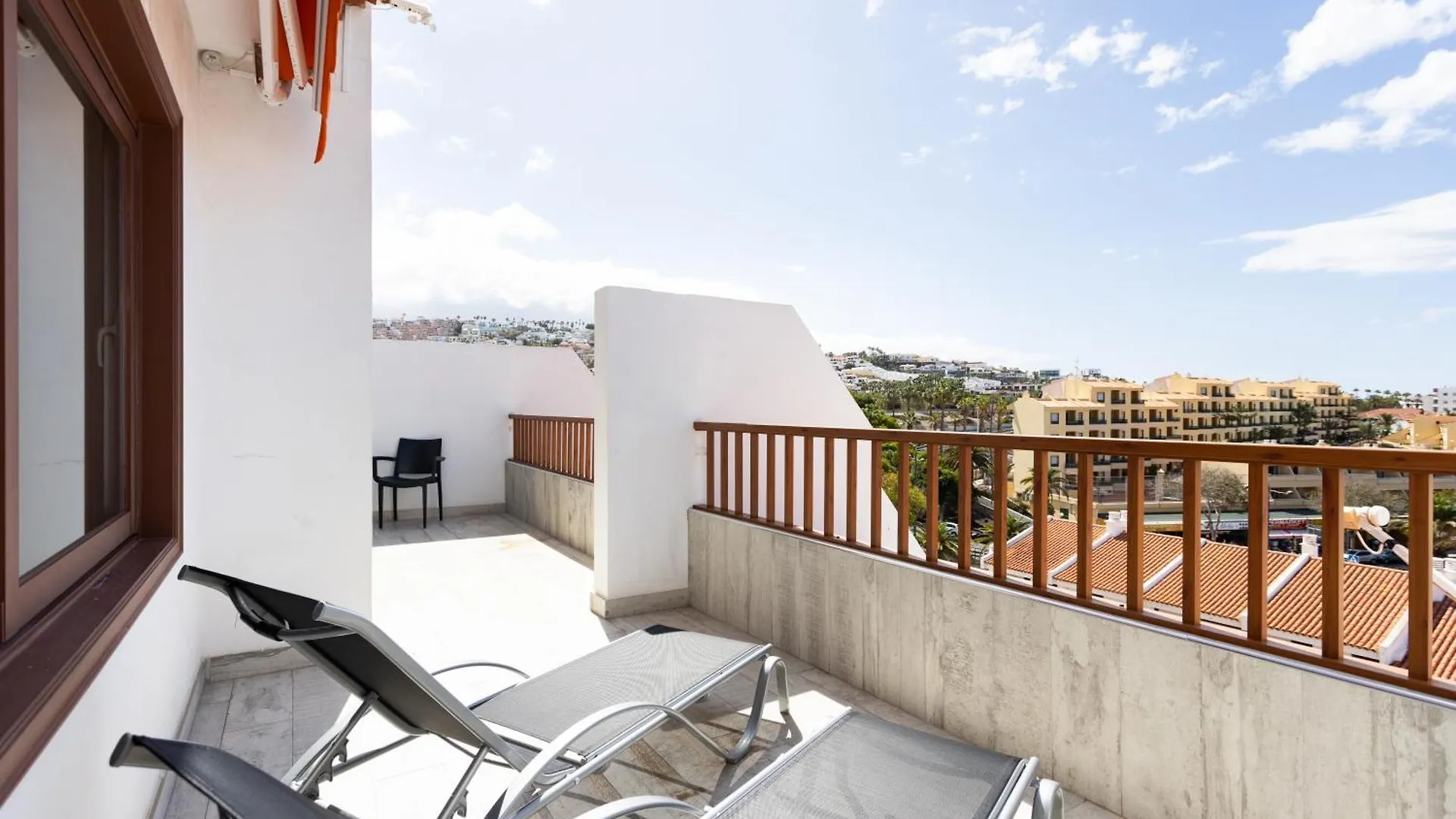 Appartement Bright & Elegant Duplex With Terrace And Pool, Just Steps From Puerto Colon à Costa Adeje