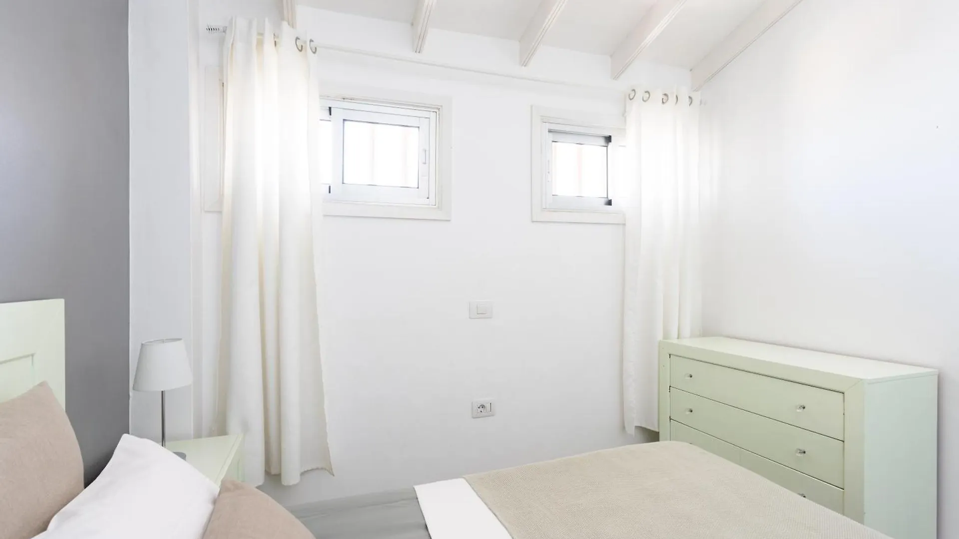 Appartement Bright & Elegant Duplex With Terrace And Pool, Just Steps From Puerto Colon à Costa Adeje