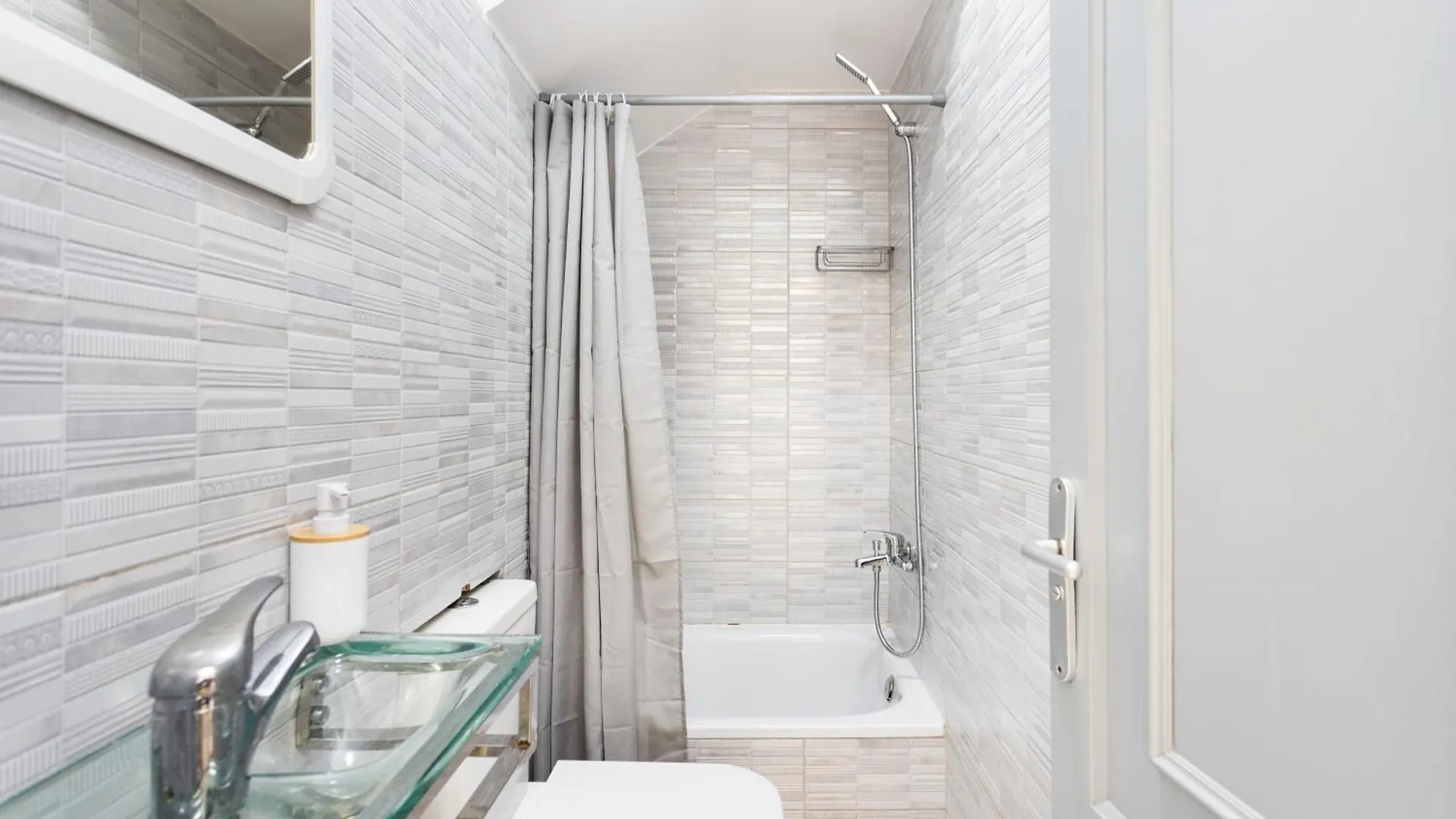 Appartement Bright & Elegant Duplex With Terrace And Pool, Just Steps From Puerto Colon à Costa Adeje