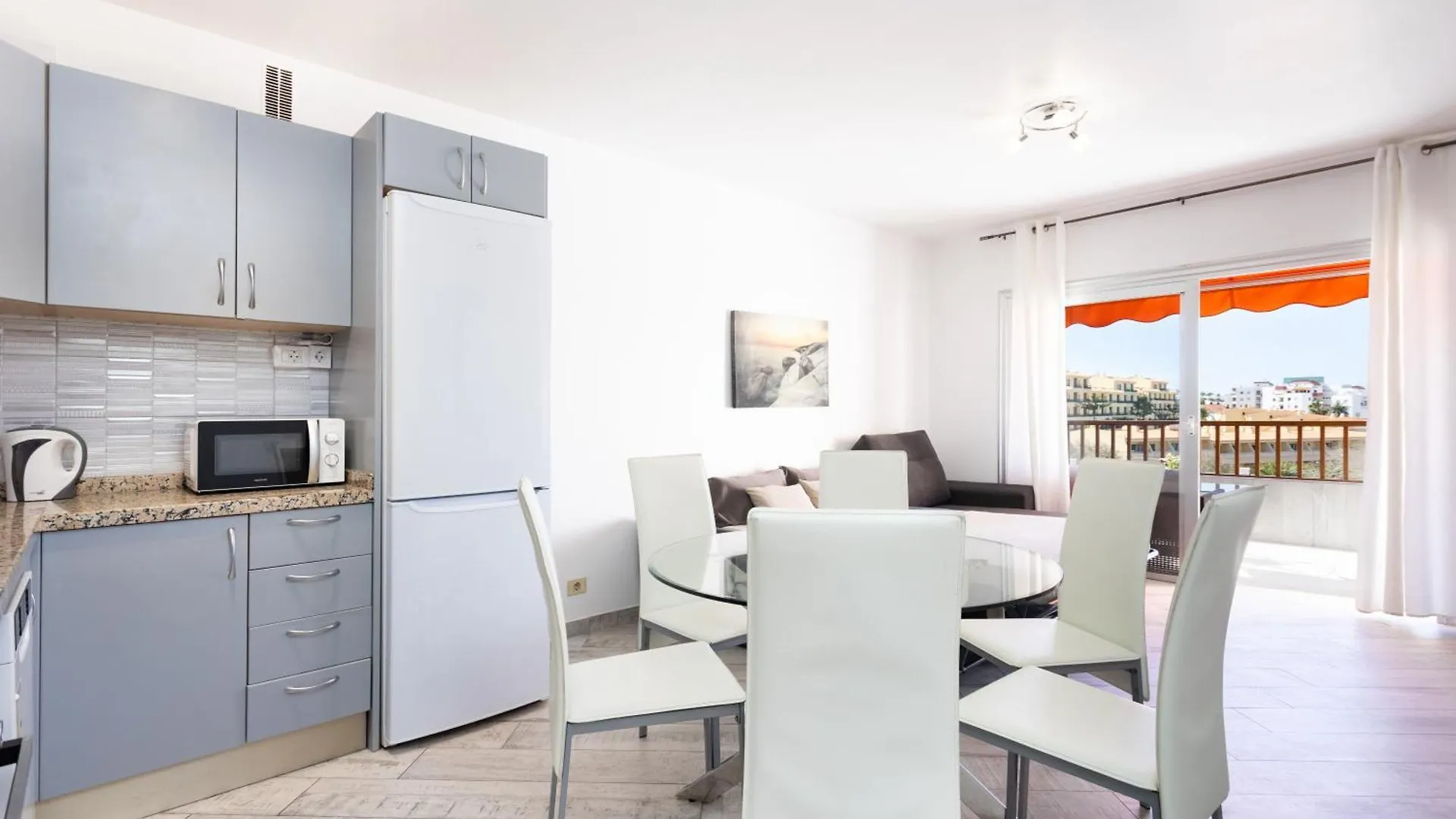 Appartement Bright & Elegant Duplex With Terrace And Pool, Just Steps From Puerto Colon à Costa Adeje  Espagne