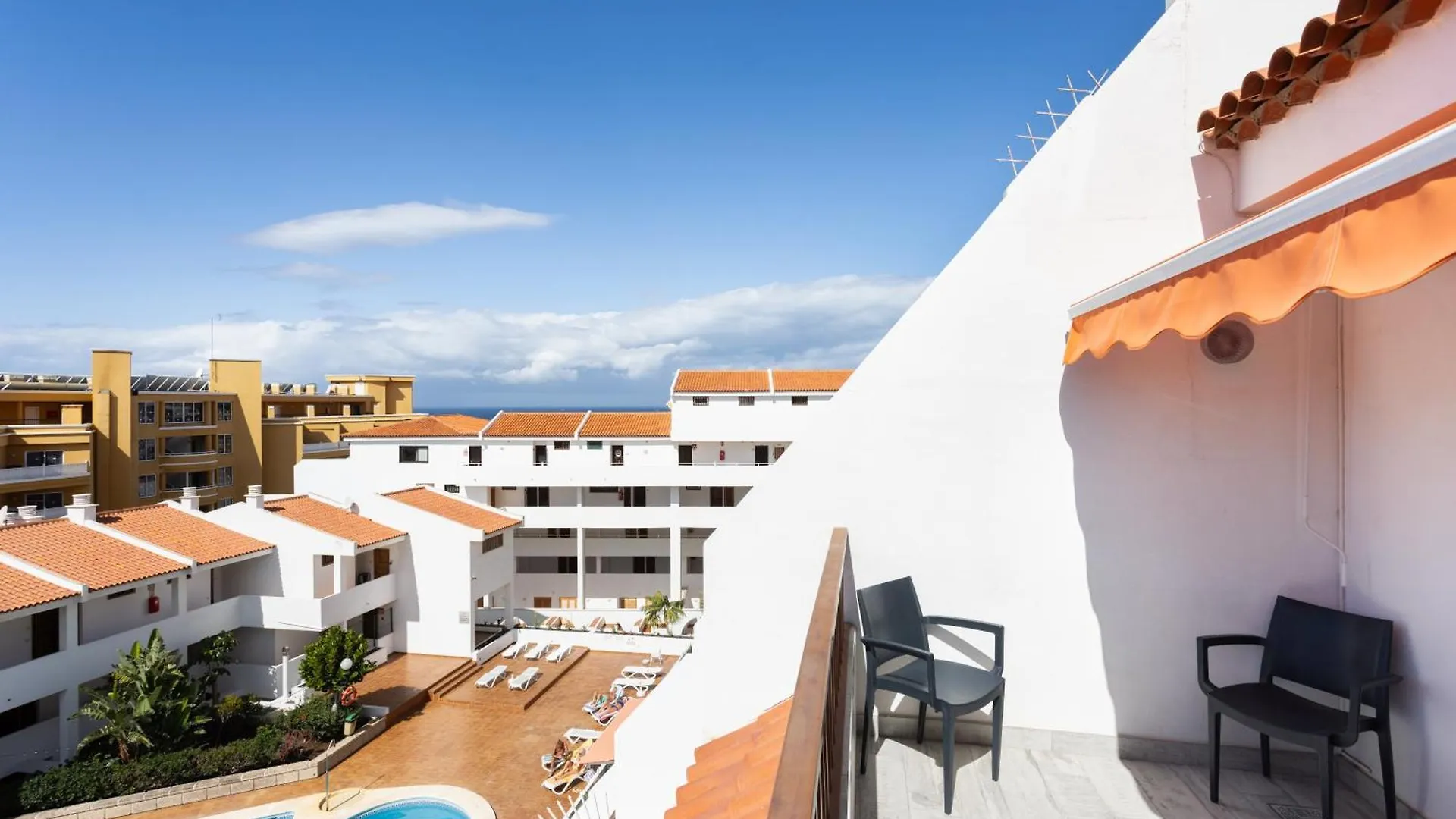 Appartement Bright & Elegant Duplex With Terrace And Pool, Just Steps From Puerto Colon à Costa Adeje